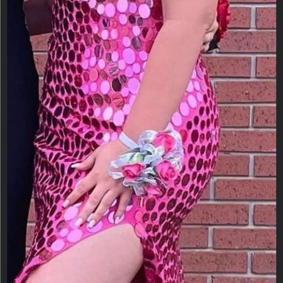 Stunning Sherri Hill dress in magenta! Glass beading - Picture 3 of 9